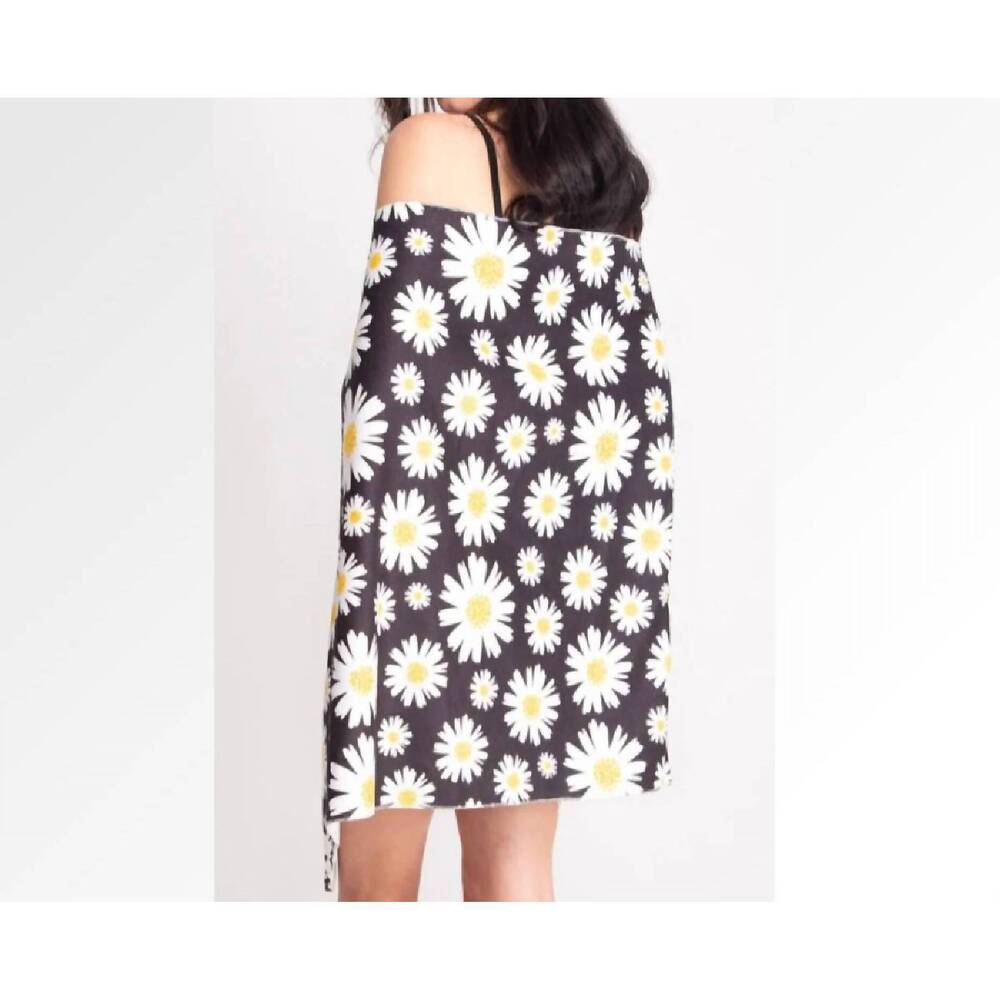 NEW JUDSON & CO. daisy two in one towel in black